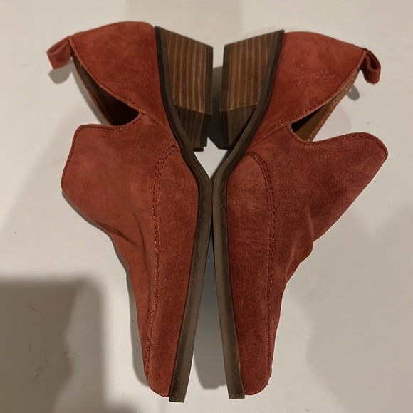 Lucky Brand Mahzan Suede Booties Size 6.5 NWOB - Picture 6 of 7